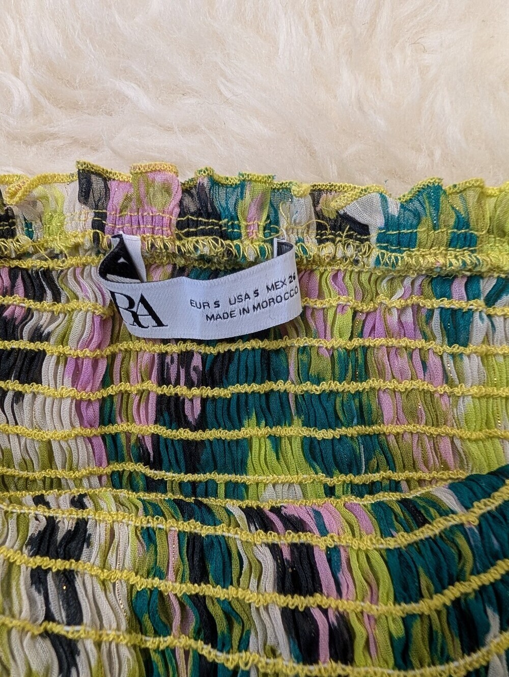 ZARA SMOCKED STRAPLESS RUFFLE TOP SIZE SMALL - Picture 5 of 7